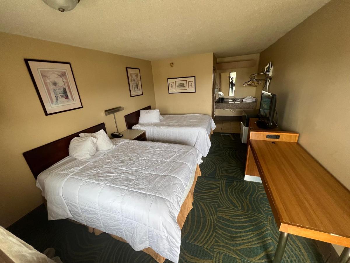 Hilltop Inn Pittsburgh Crafton Exterior foto
