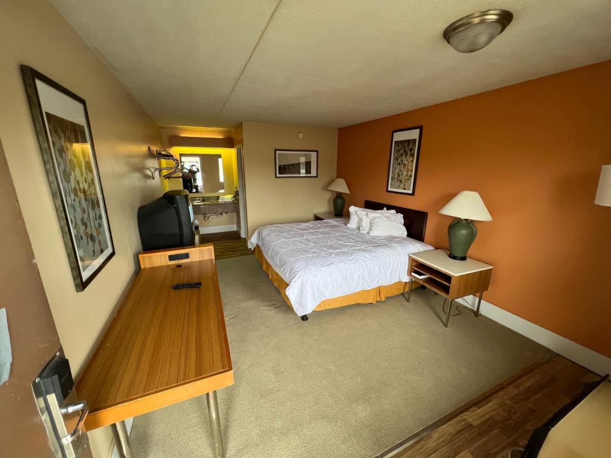 Hilltop Inn Pittsburgh Crafton Exterior foto